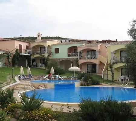 Residenza Pierre Et Badus Lejlighedshotel Badesi