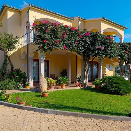 Apartmanhotel Residenza Pierre Et Badus