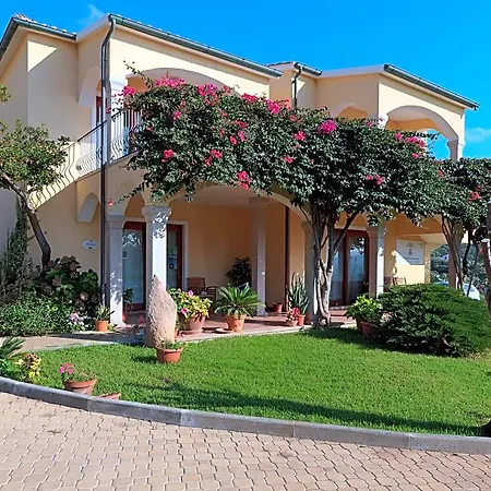 Aparthotel Residenza Pierre Et Badus
